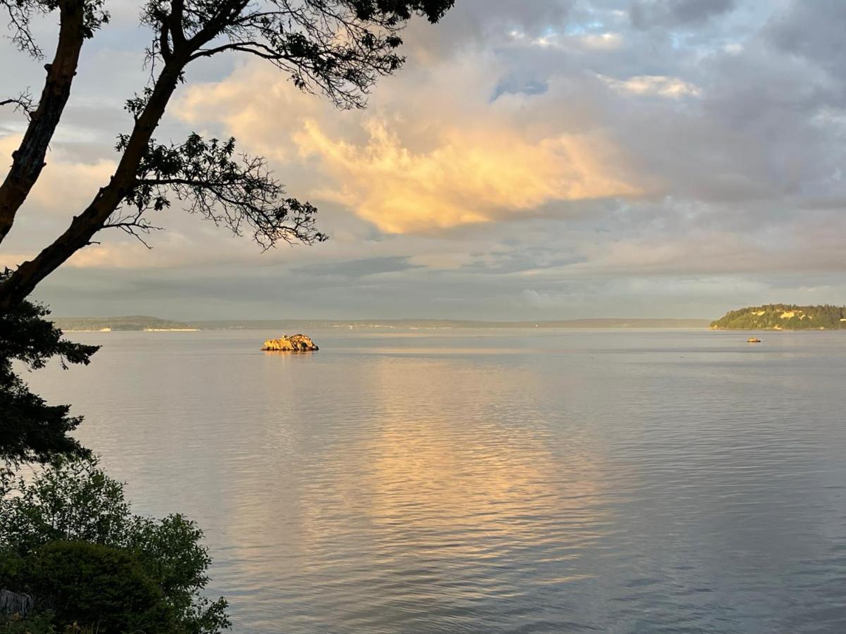 Puget Sound Chic Romantic Cottage With Private Beach Access & Gated Entry Port Ludlow Kültér fotó